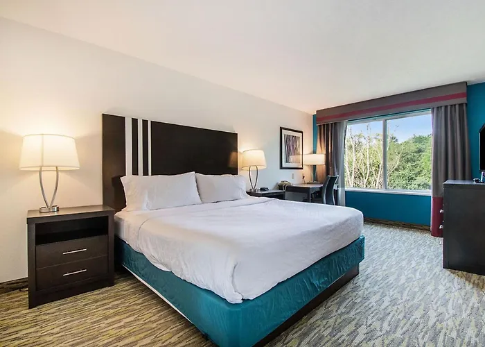 Holiday Inn Express Hotel & Suites Omaha West By Ihg