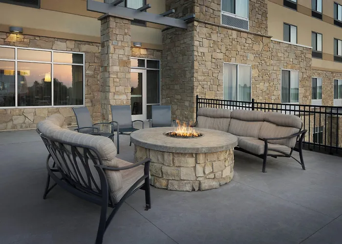 Fairfield Inn & Suites By Marriott Lincoln Southeast